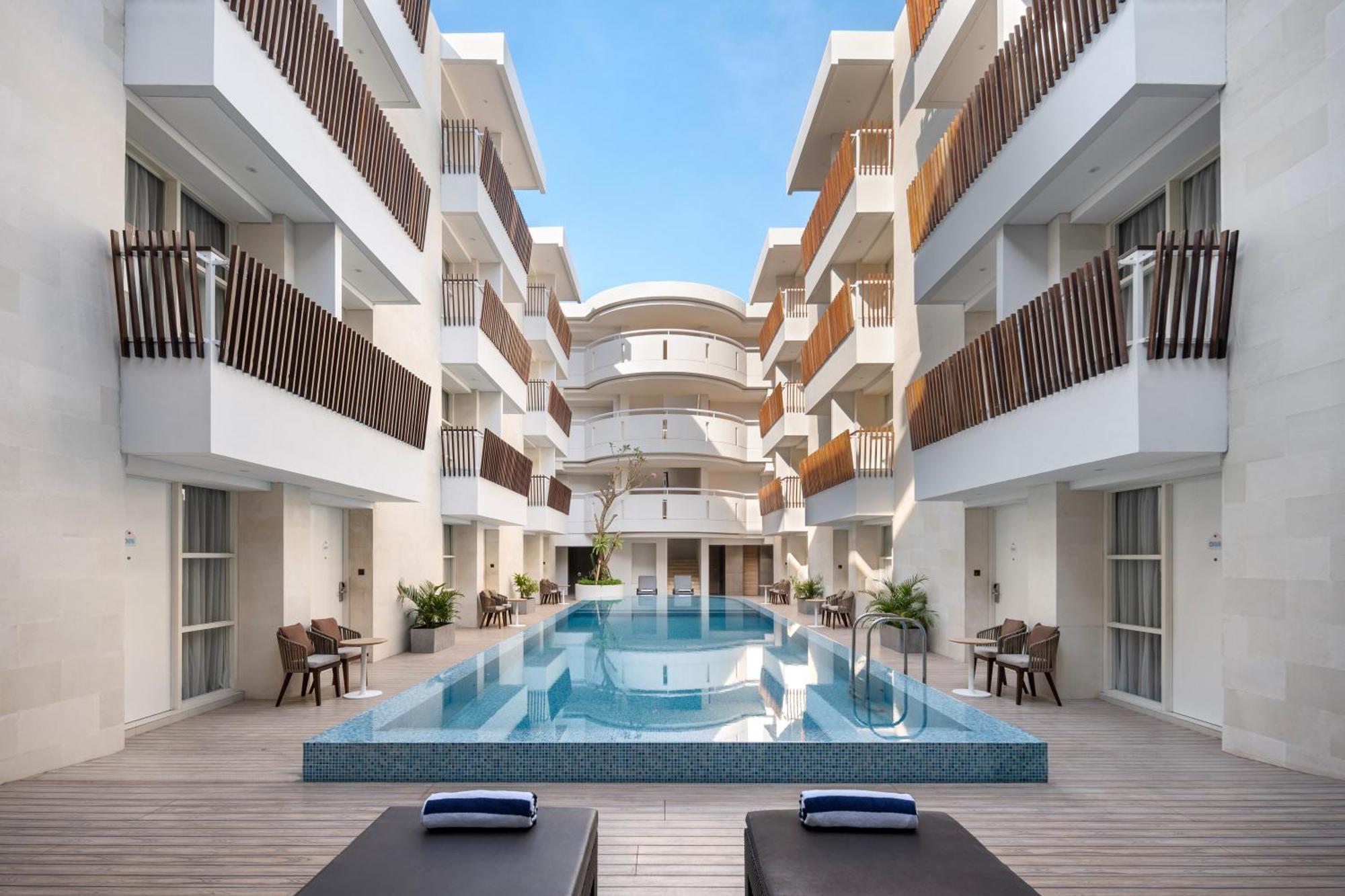 Holiday Inn Express Bali Sunset Road By Ihg Kuta Lombok Esterno foto
