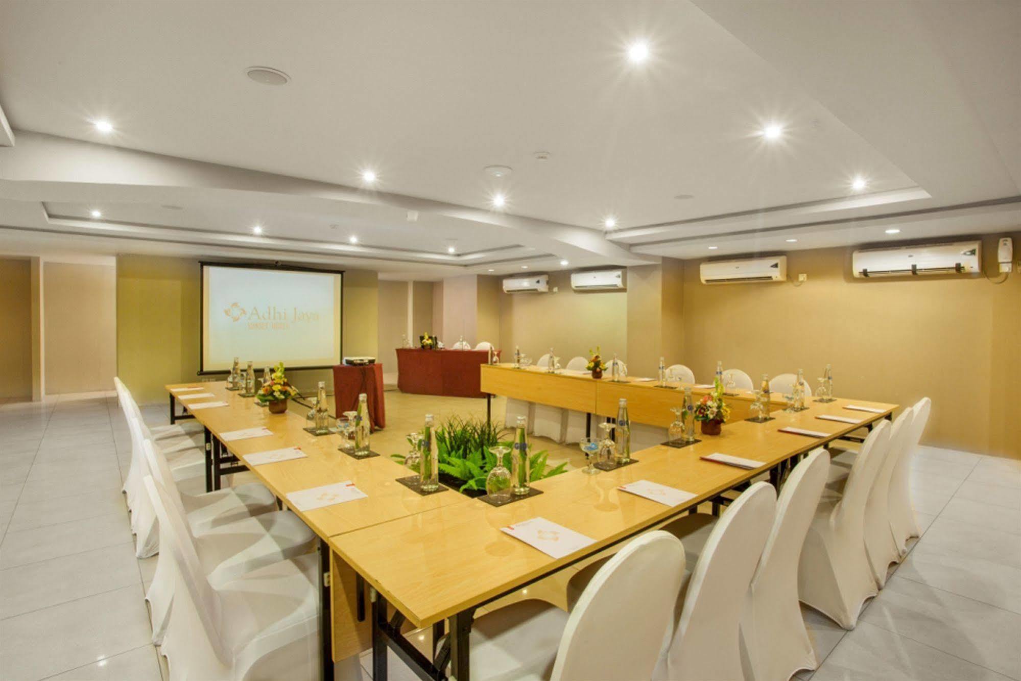 Holiday Inn Express Bali Sunset Road By Ihg Kuta Lombok Esterno foto