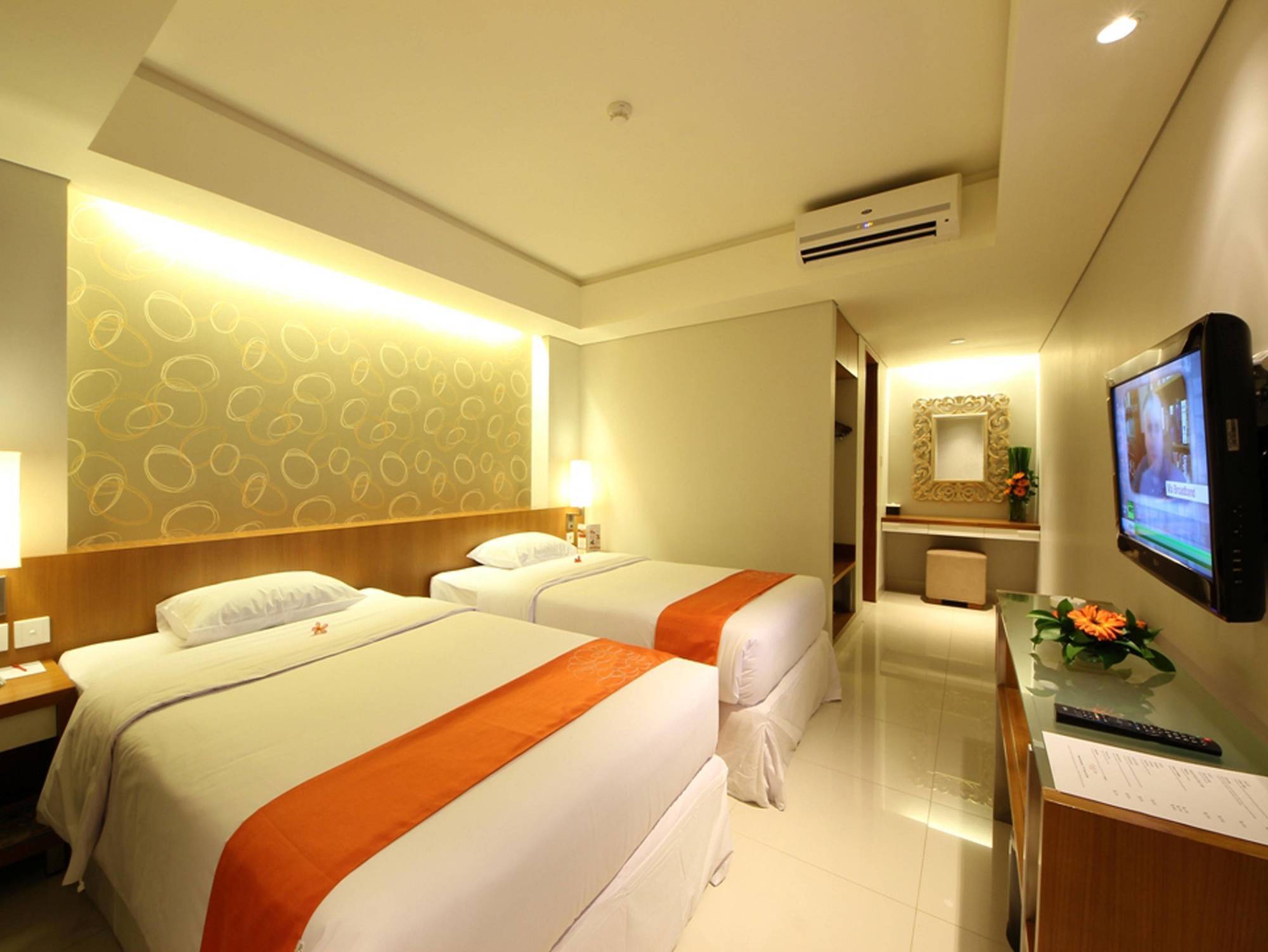 Holiday Inn Express Bali Sunset Road By Ihg Kuta Lombok Esterno foto