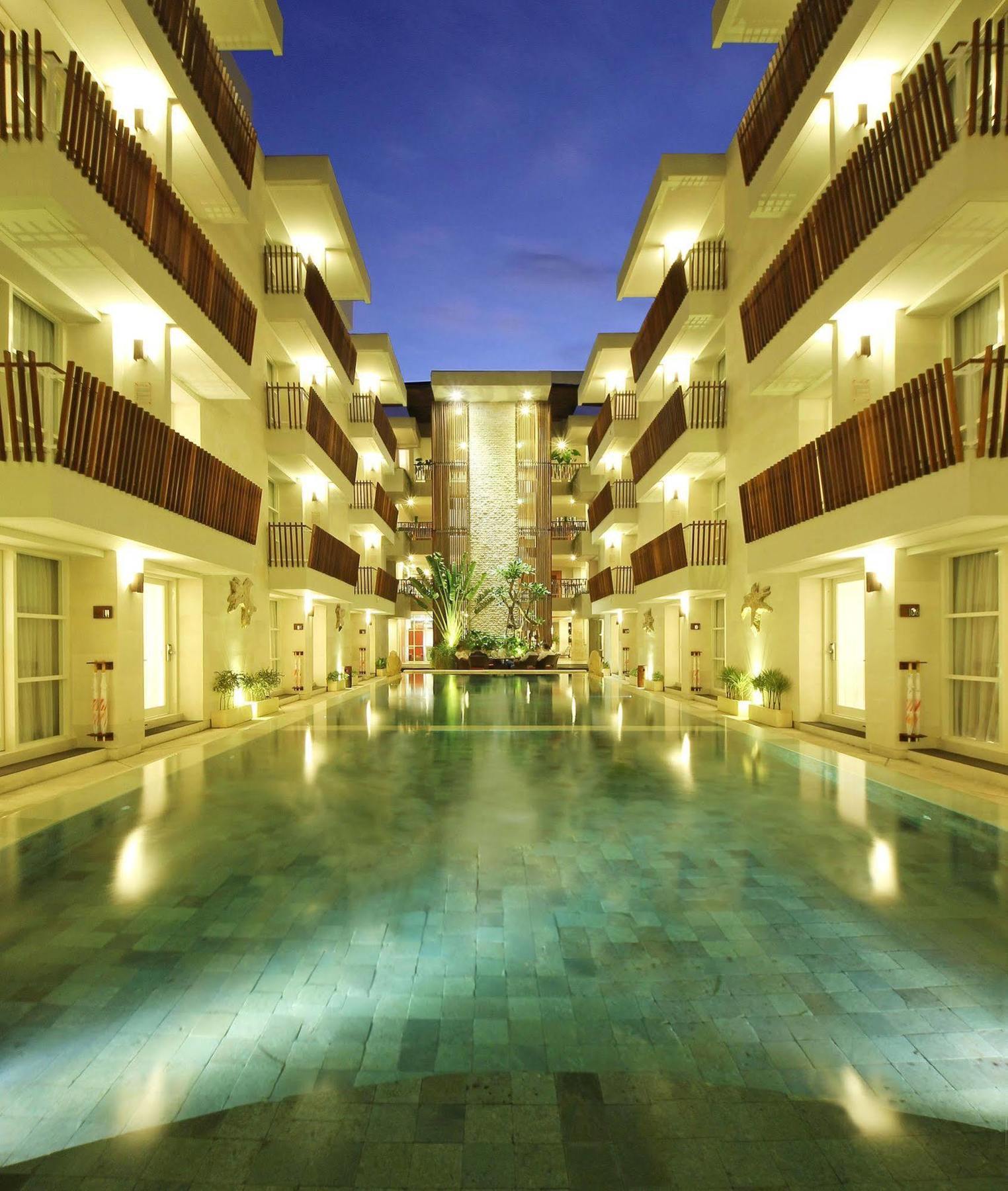 Holiday Inn Express Bali Sunset Road By Ihg Kuta Lombok Esterno foto