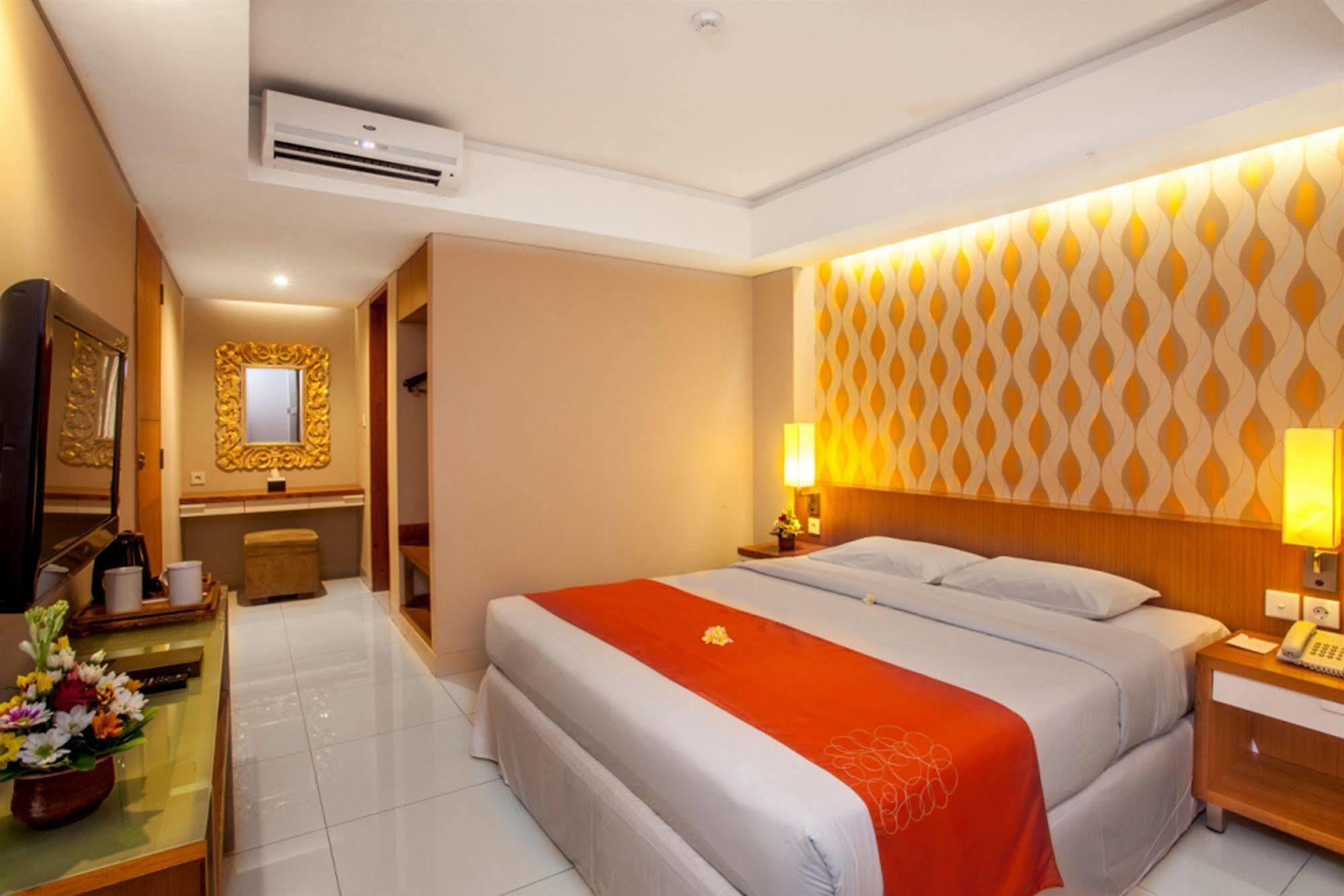 Holiday Inn Express Bali Sunset Road By Ihg Kuta Lombok Esterno foto