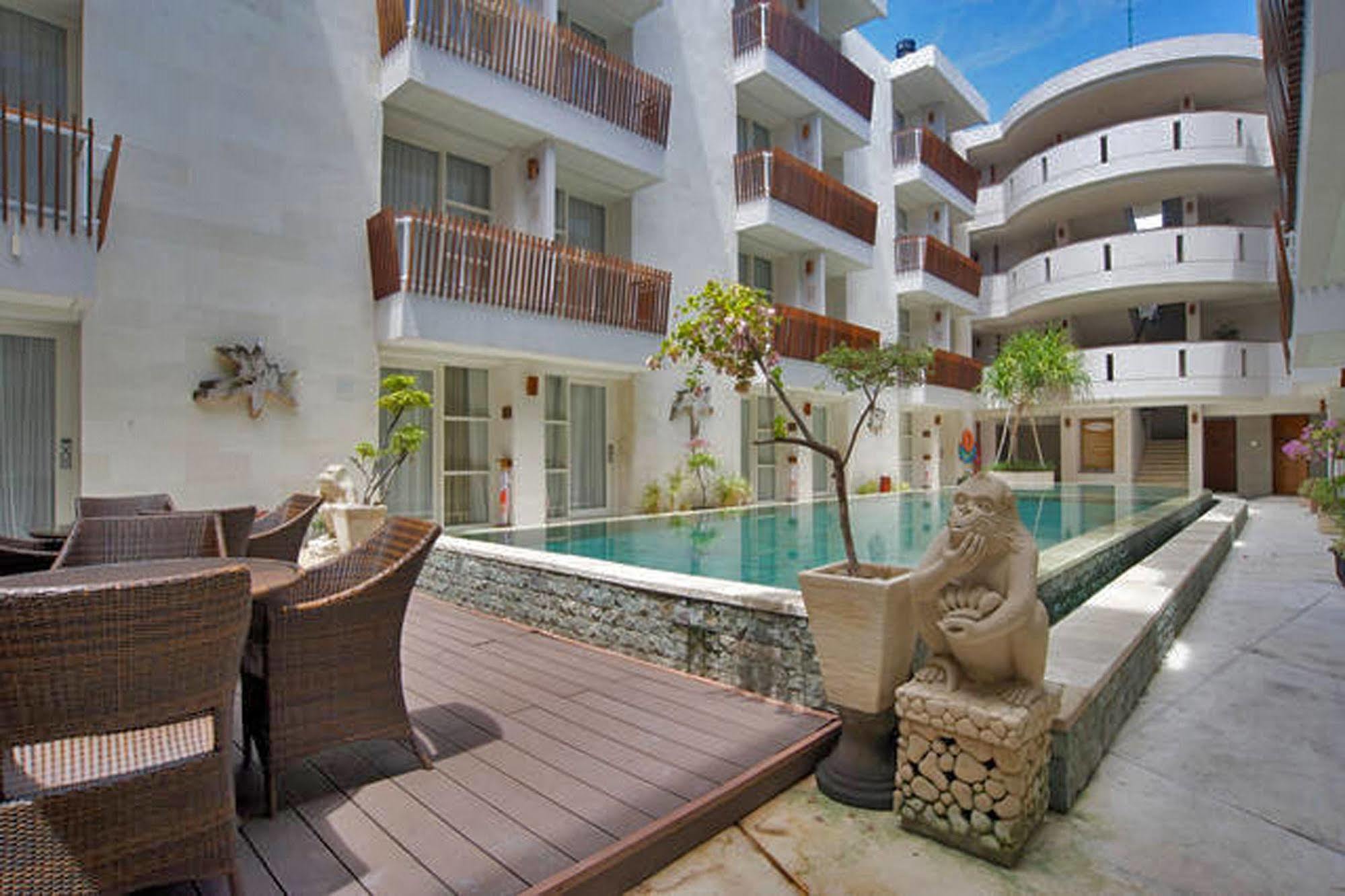 Holiday Inn Express Bali Sunset Road By Ihg Kuta Lombok Esterno foto