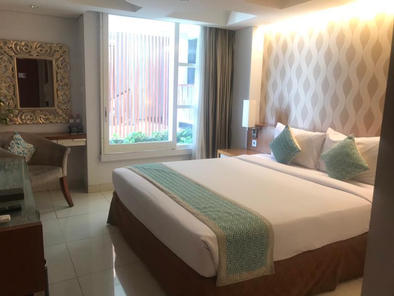 Holiday Inn Express Bali Sunset Road By Ihg Kuta Lombok Esterno foto