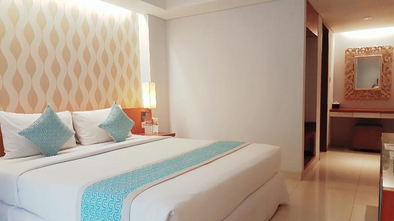 Holiday Inn Express Bali Sunset Road By Ihg Kuta Lombok Esterno foto